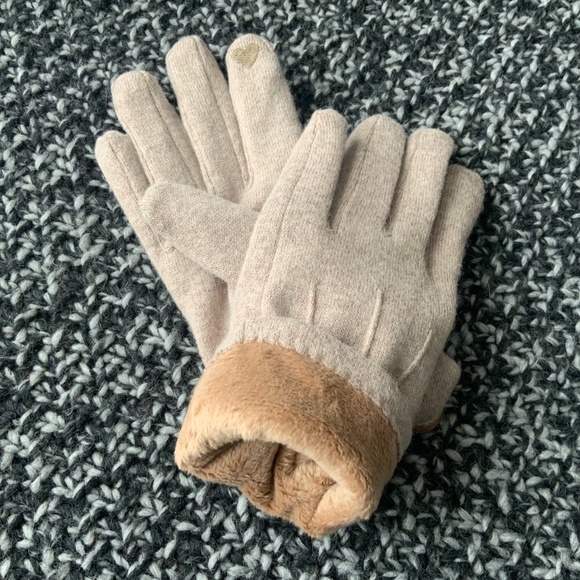 Luxury Cashmere Merino Wool Gloves Classic Beige Driving Winter mittens with bow - Picture 7 of 12